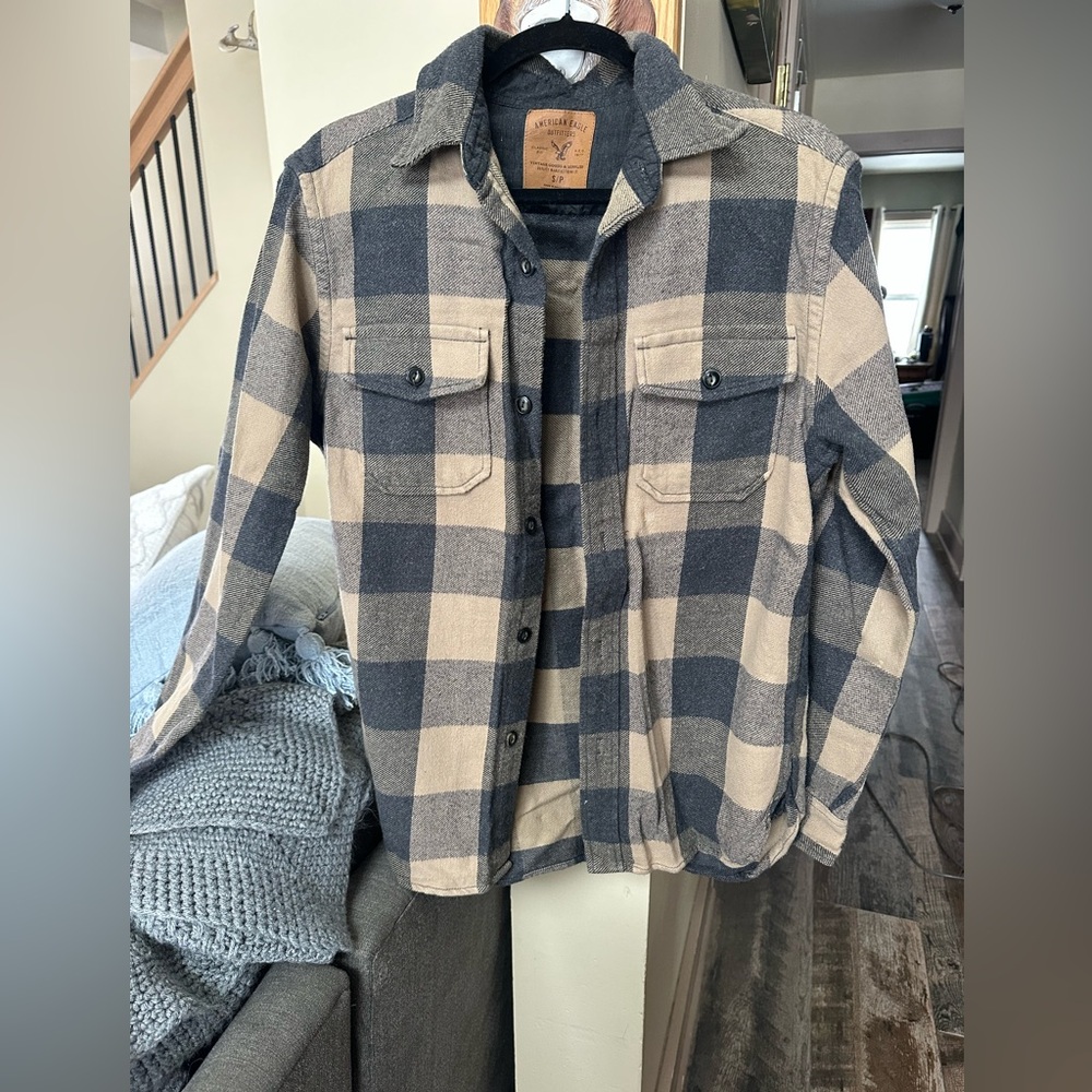 American Eagle Outfitters Black and Tan Flannel Shirt